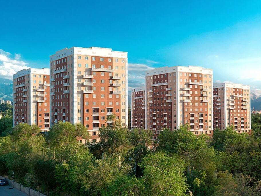 Уютная Квартира В Центре Возле Адк Almatı Dış mekan fotoğraf